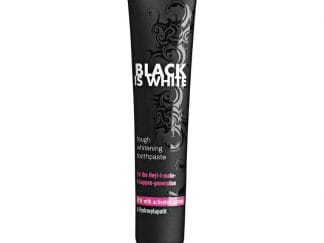 Curaprox Black is White Tough Whitening Toothpaste Λευκαντική Οδοντόκρεμα με Ενεργό Άνθρακα & Γεύση Φρέσκου Lime & Μέντας 90ml