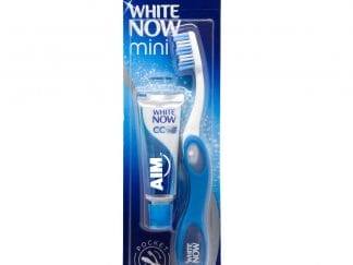 Aim Travel Kit White Now Mini Οδοντόβουρτσα Ταξιδίου Μέτρια & Οδοντόκρεμα Λευκαντική με Άνθρακα 10ml