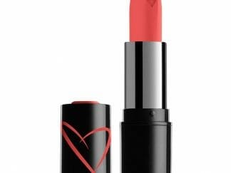 Nyx Shout Loud Satin Lipstick Σατινέ Κραγιόν με Πλούσιο Χρώμα 3,5gr - Day Club