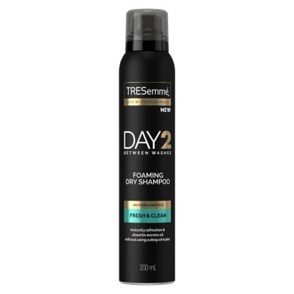 TRESemme Day 2 Foaming Dry Shampoo Ξηρό Σαμπουάν σε Μορφή Αφρού για Φρεσκάδα & Ζωντάνια 200ml