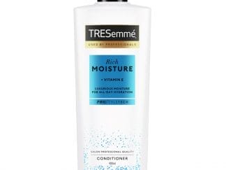 TRESemme Rich Moisture + Vitamin E Conditioner Ενυδατικό Conditioner για Ξηρά Μαλλιά που Χρειάζονται Θρέψη 400ml