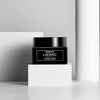 LIERAC Premium La Creme Soyeuse Κρέμα Αντιγήρανσης Με Υαλουρονικό Οξύ & Νιασιναμίδη 50ml